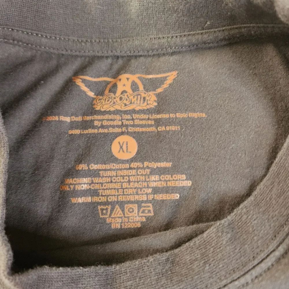 Aerosmith Dark Gray Tshirt With Graphics Size Xl — image 4 of 5